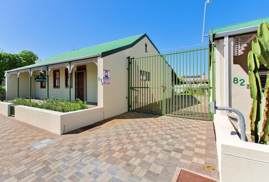 7 Bedroom Property for Sale in Middedorp Western Cape